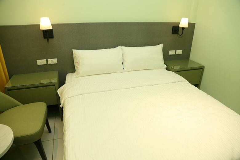 Bed & Breakfast See Happiness