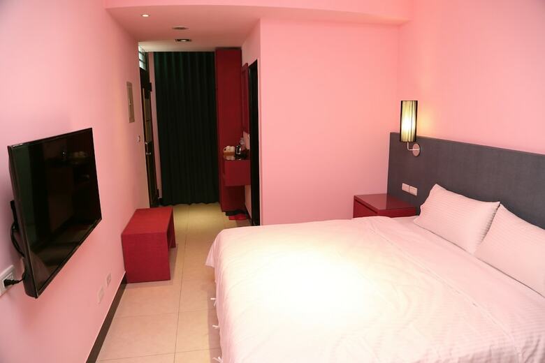 Bed & Breakfast See Happiness