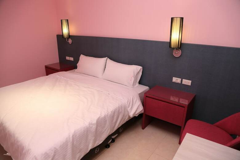 Bed & Breakfast See Happiness