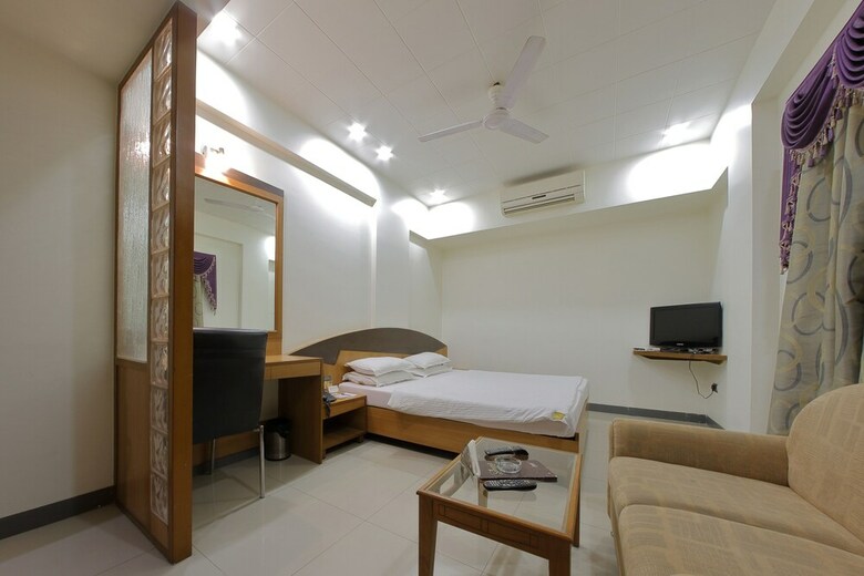 Hotel Summit