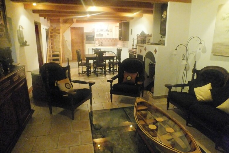 Rheinufer Lodge