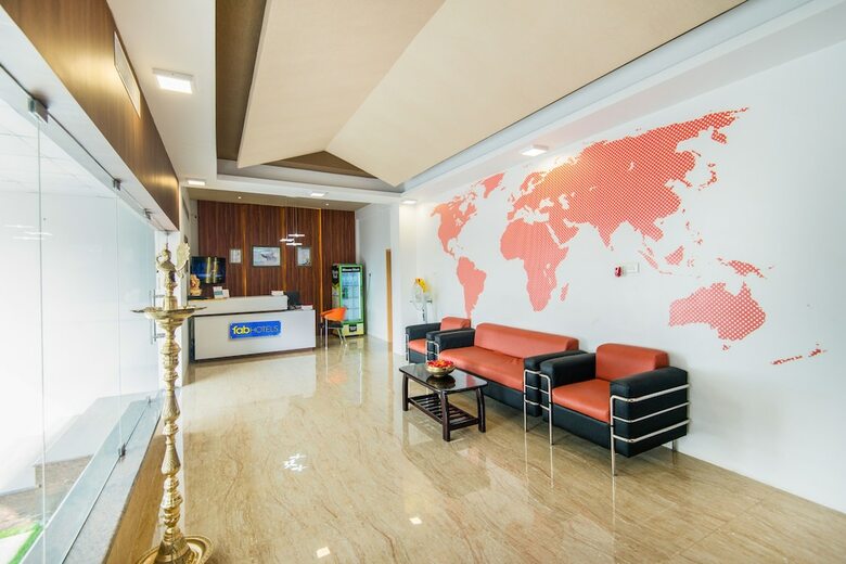 Fabhotel Golden Swan