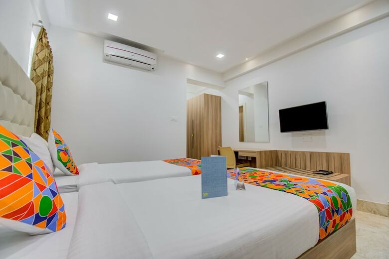 Fabhotel Spring Height