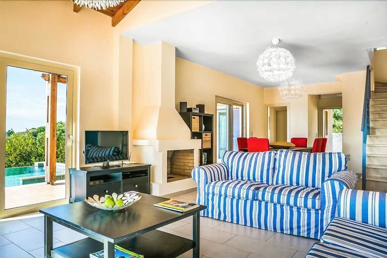 Villa Louloudia