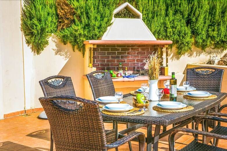 Villa Louloudia
