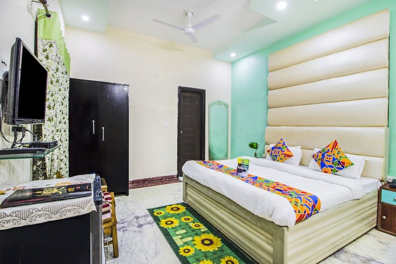Hotel Fabexpress Queen Palace