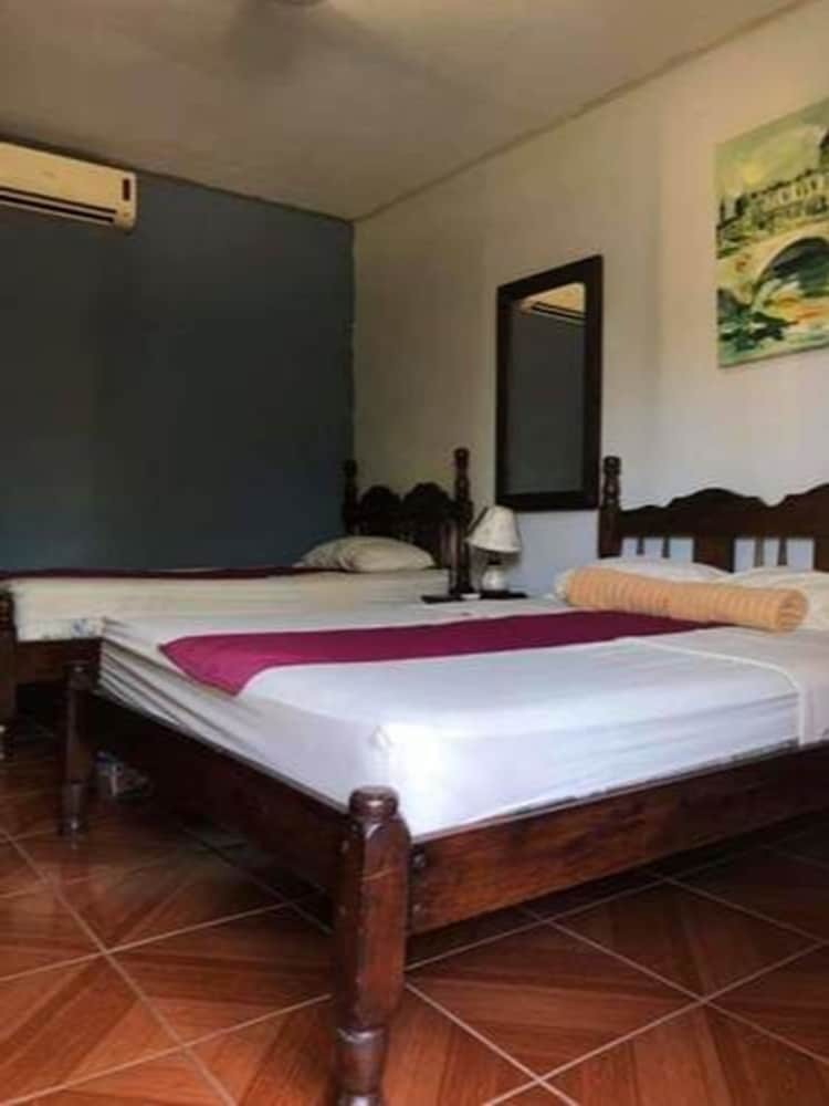 Apartamentos La Costa