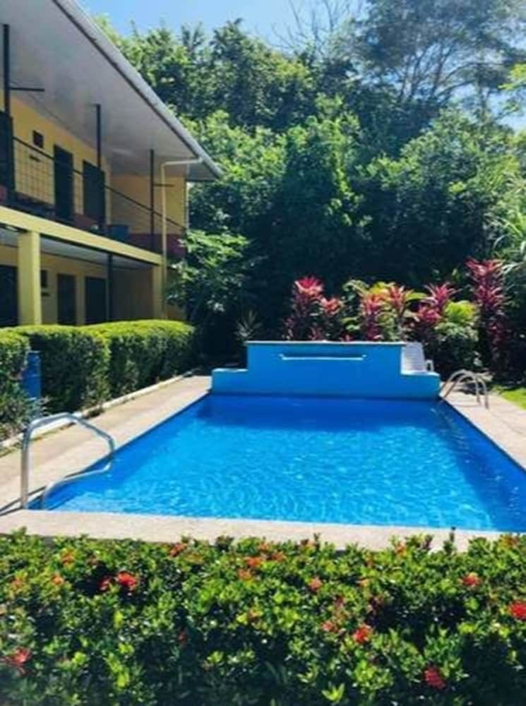 Apartamentos La Costa