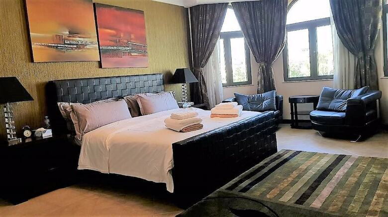 Palm Jumeirah M Villa 14