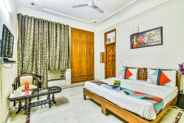 Hotel Fabexpress Silver Inn