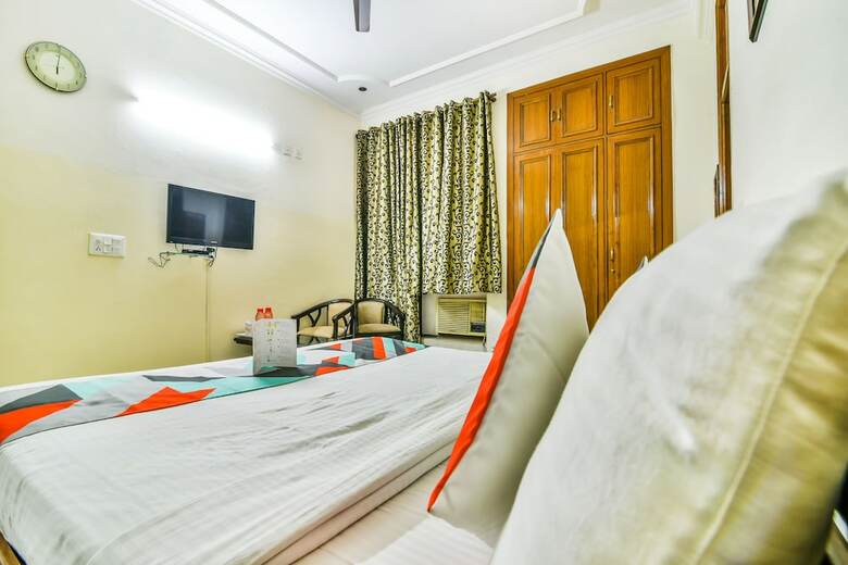Hotel Fabexpress Silver Inn