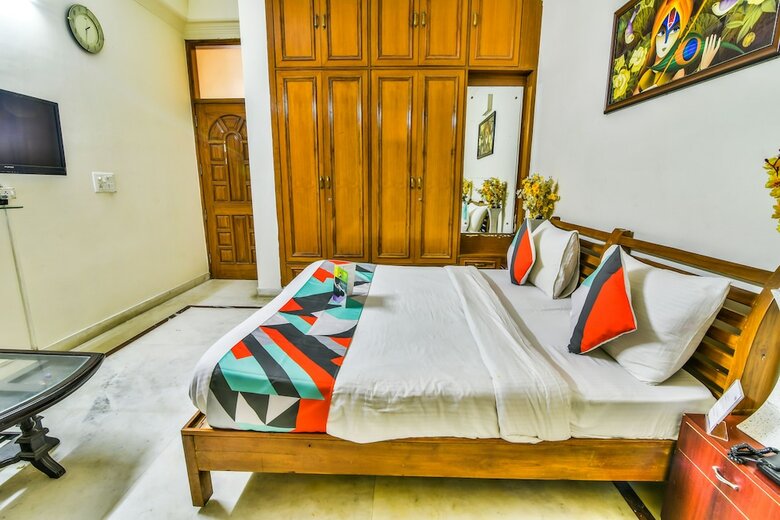 Hotel Fabexpress Silver Inn