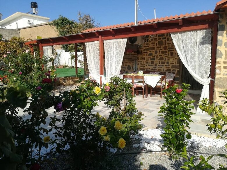 Stavies Traditional Stone House