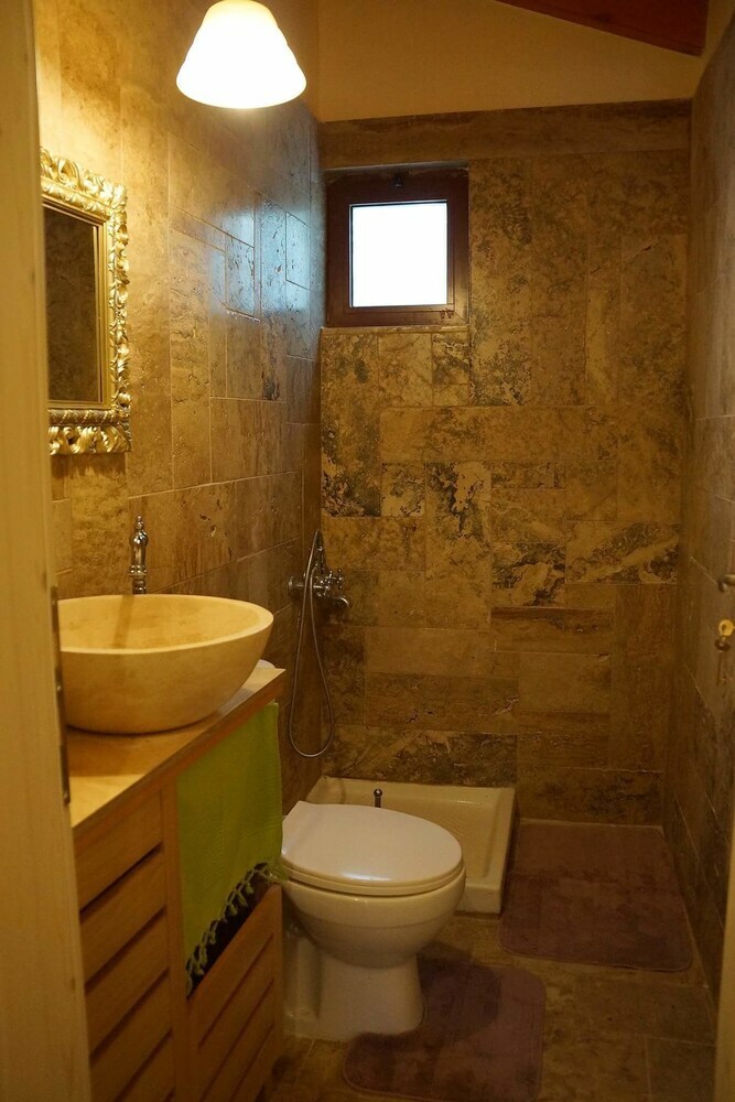 Stavies Traditional Stone House
