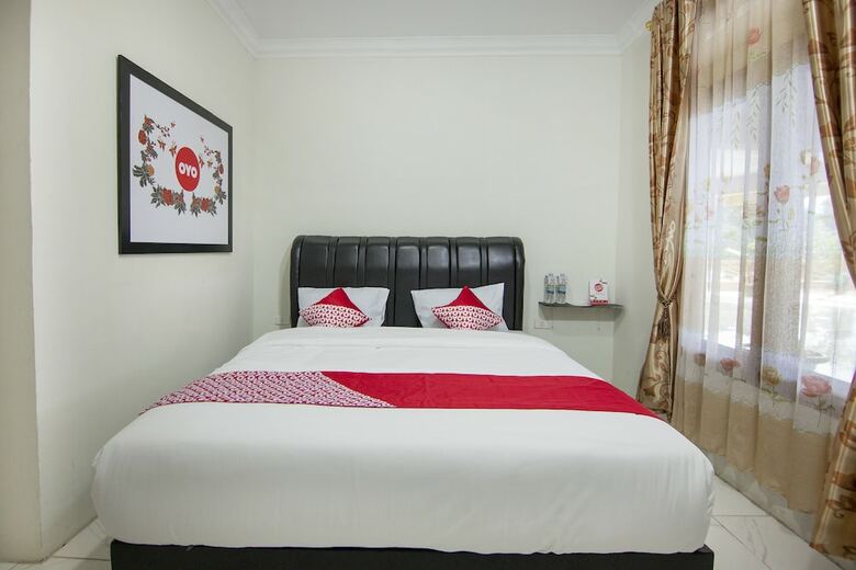 Hostal Oyo 559 3 Berastagi