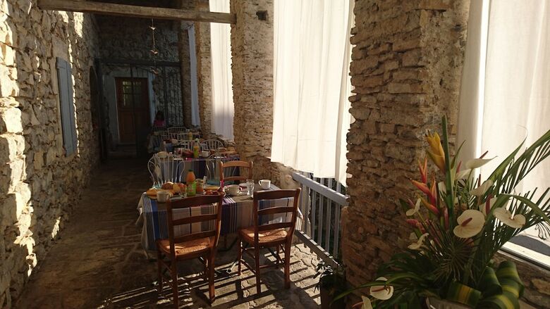 Bed & Breakfast Les Jardins Du Mas Evesque