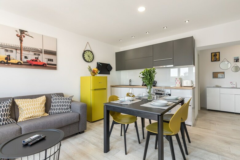 Apartamentos Lux Private Guest Suite Superb Location