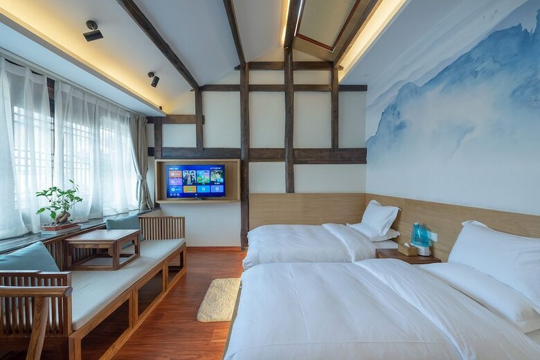 Lijiang Qilu Garden Hotel