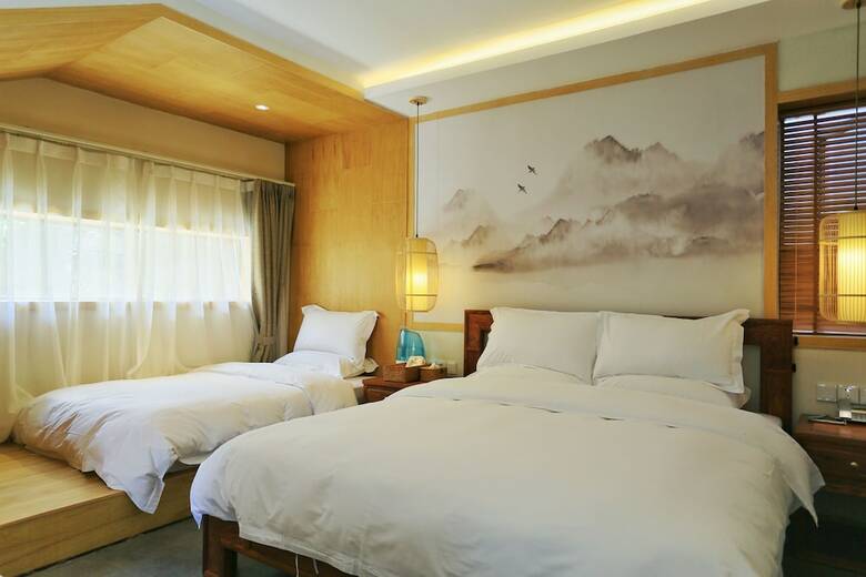Lijiang Qilu Garden Hotel