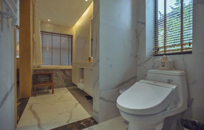 Lijiang Qilu Garden Hotel
