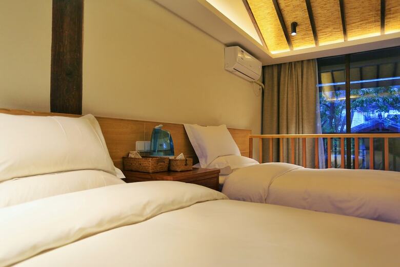 Lijiang Qilu Garden Hotel