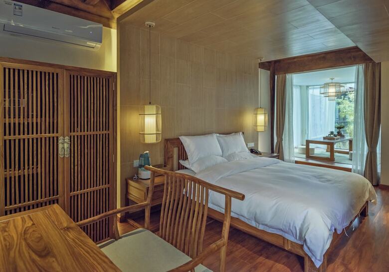 Lijiang Qilu Garden Hotel