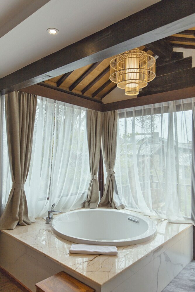 Lijiang Qilu Garden Hotel