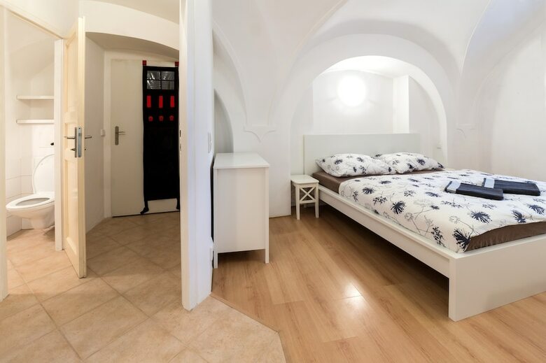 Hostal Charles Bridge Economic Hostel