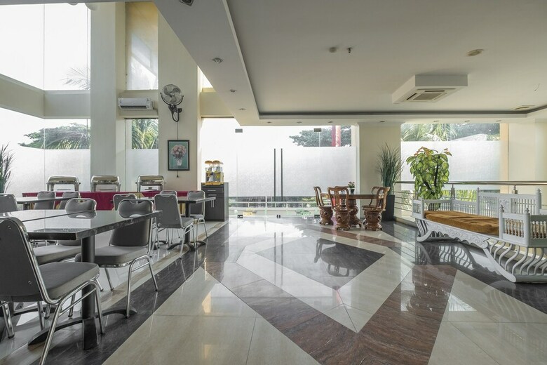 Lynt Hotel Makassar