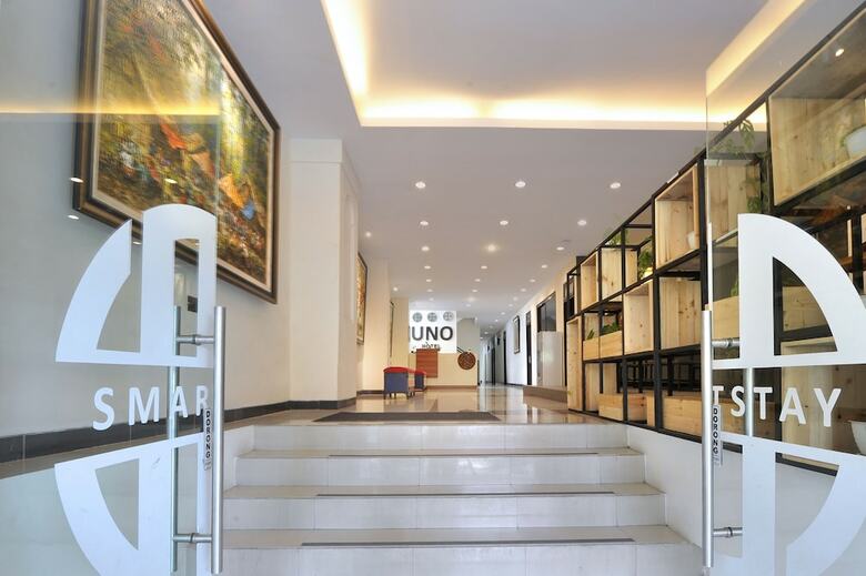 Hostal Uno Hotel