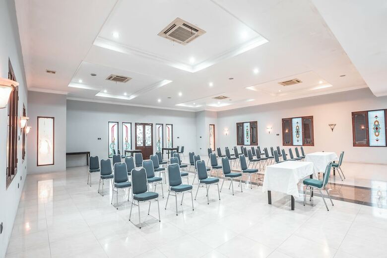 Oyo 686 Bunga Karang Hotel