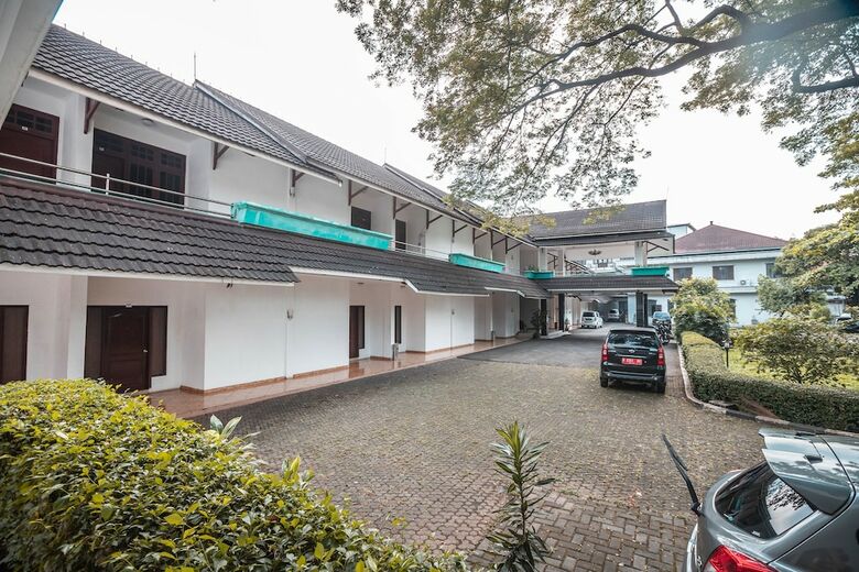 Oyo 686 Bunga Karang Hotel