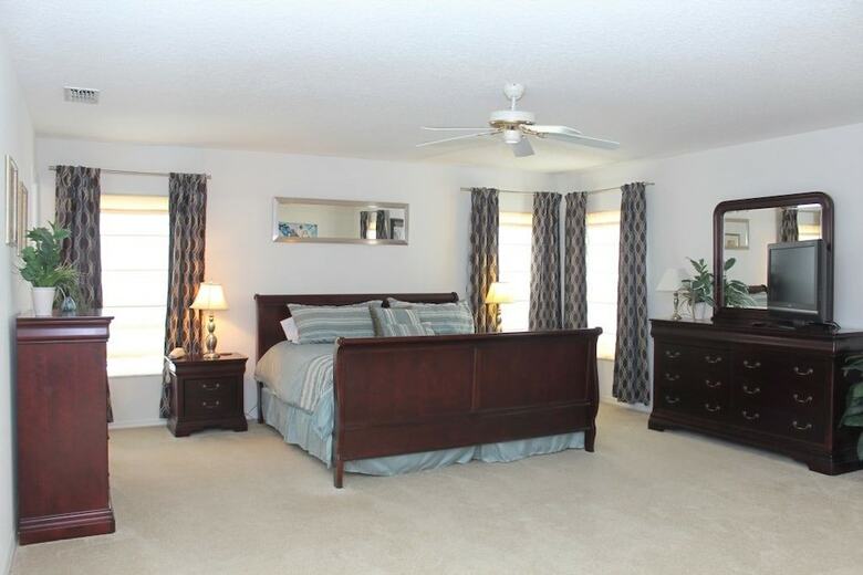 Berkeley Executive - Five Bedroom Home