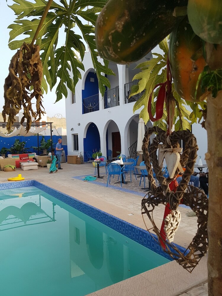 Camara Gardens Apartments With Pool