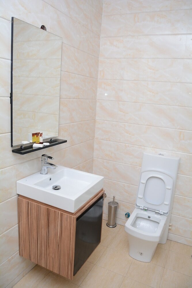 Mahogany Hotel And Suites