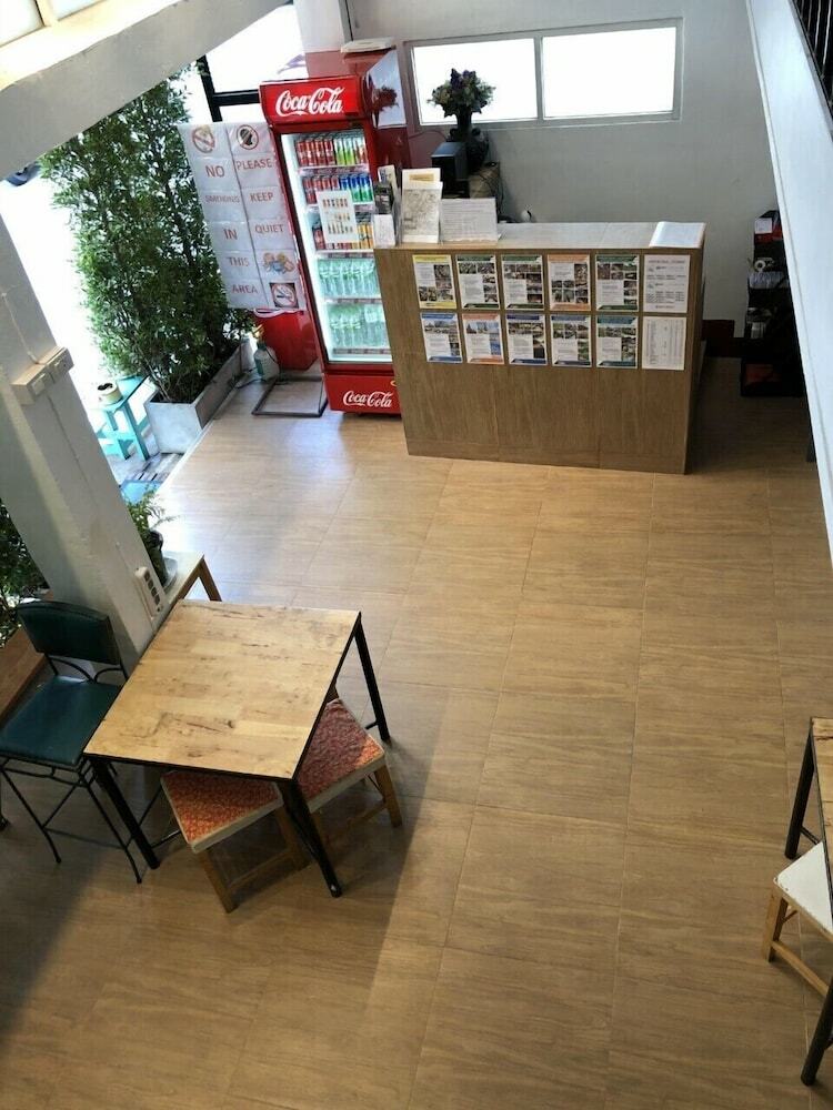 Hostal Ploy Hostel
