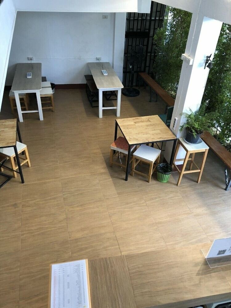 Hostal Ploy Hostel