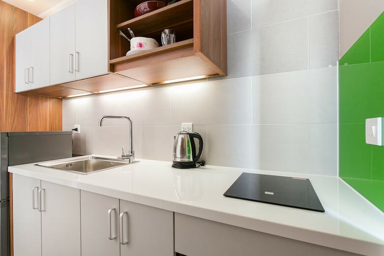 Theadora Hotel And Apartment
