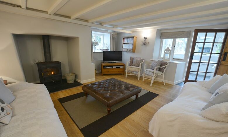 Perrymans Cottage 4 Bedrooms Sleeps 9