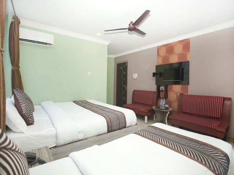 Oyo 343 Pop Life Hotel
