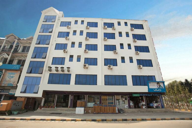 Oyo 343 Pop Life Hotel