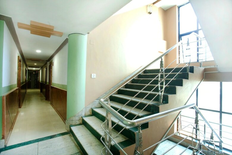 Oyo 343 Pop Life Hotel