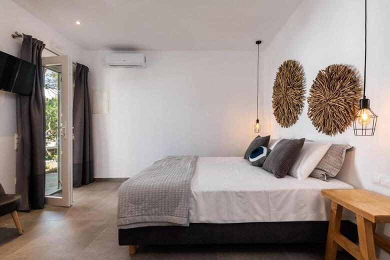 Secret Garden Apartments