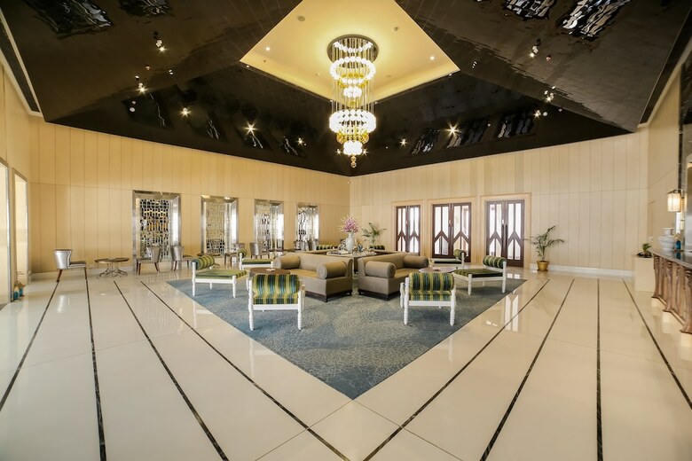 Hotel Zone Palace By The Park