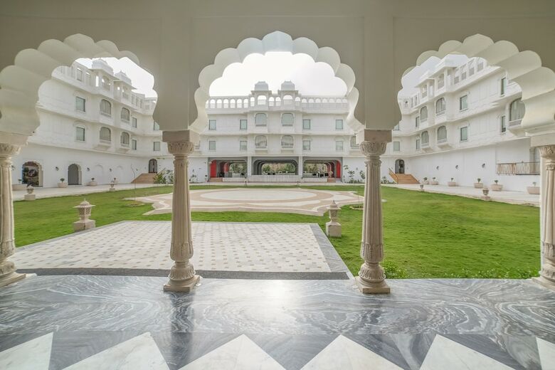 Hotel Zone Palace By The Park