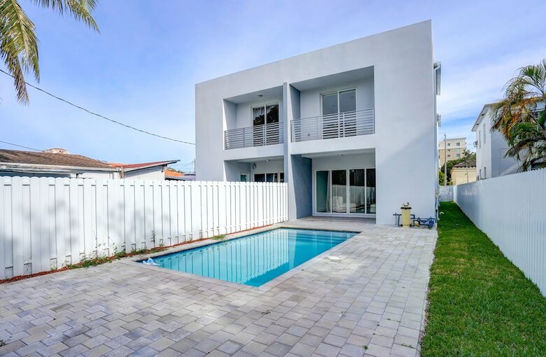 4br Pool Townhome Duplex By Jos17