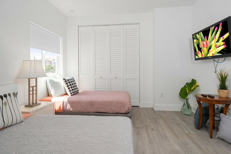 4br Pool Townhome Duplex By Jos17