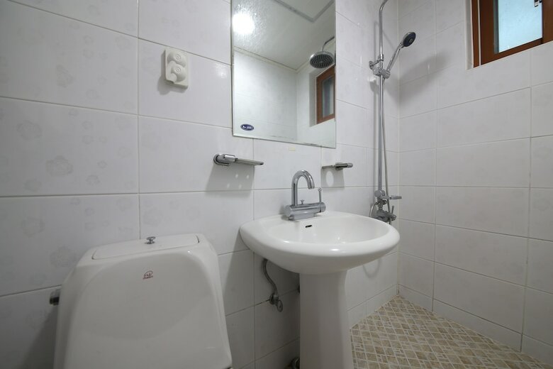 Hotel Secret House