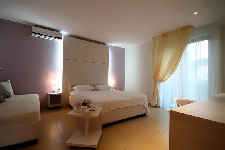 Hotel Domador Rooms And Apartments