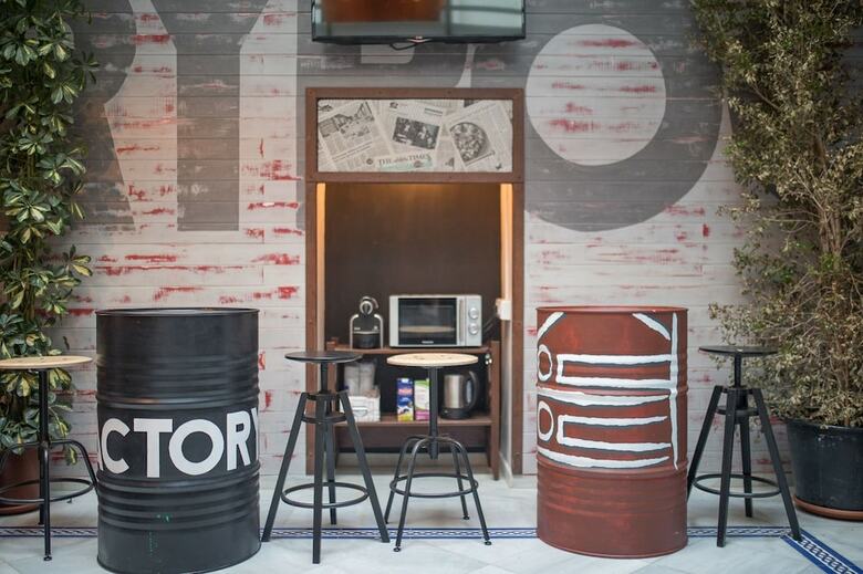 Hostal Factory Rooms Tarifa - Hostel